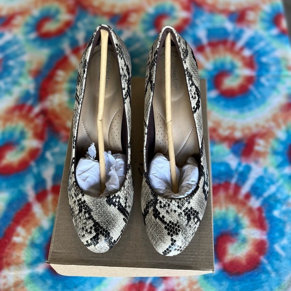 Clarks Women's Snakeskin Pattern Heels Adriel Viola - Picture 2 of 6